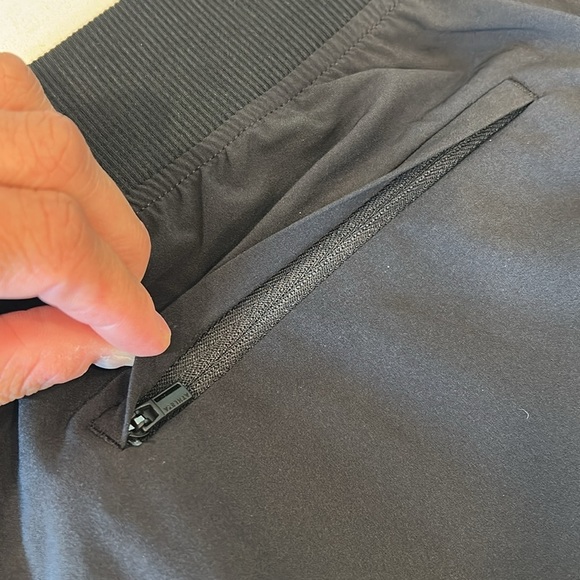 Athleta Brooklyn Mid Rise Ankle Pant 16 Black UPF 40 - Picture 8 of 16